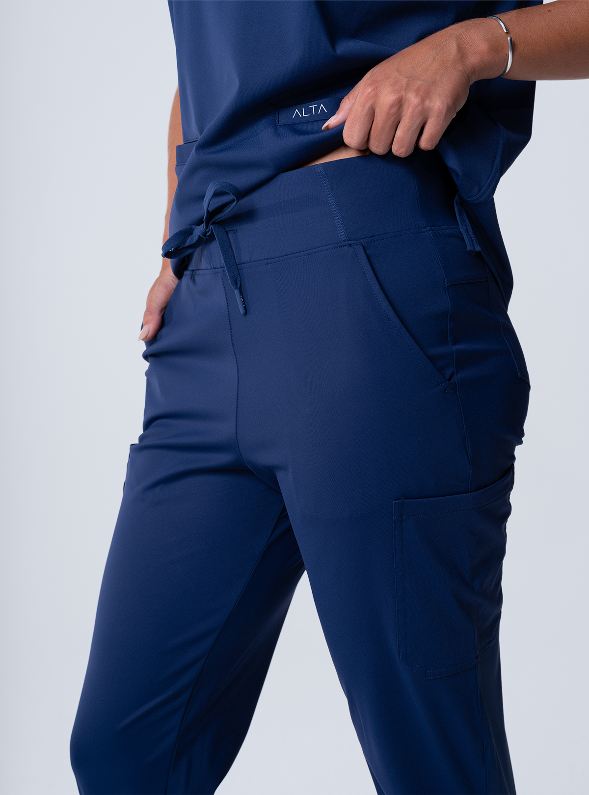 ALTA Jana Jogger Scrub Pant in Navy - detail