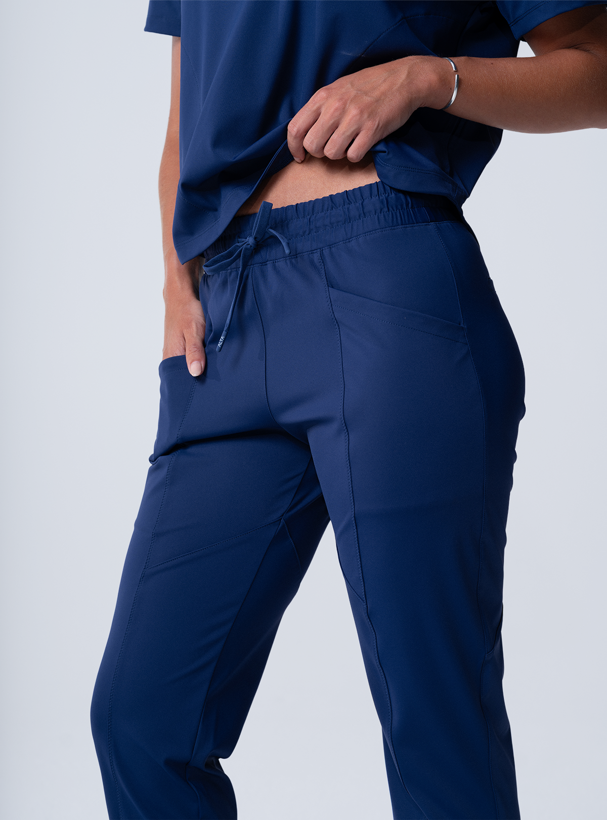 Maggie Tapered Crop Scrub Pant - Navy - Detail 2